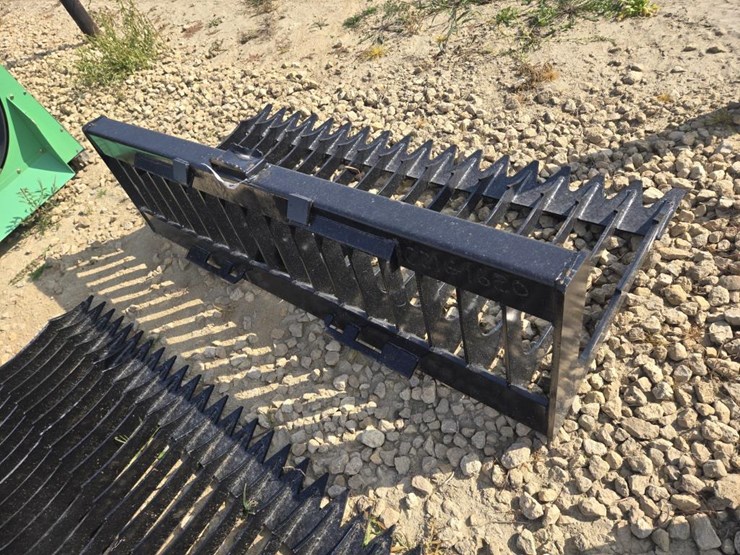 #5888-•-new-76"-skid-steer-skeleton-bucket-low-side-image-3