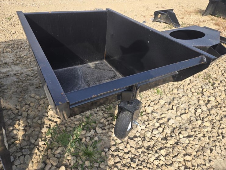 #5897-•-new-mini-skid-steer-universal-concrete-bucket-image-4