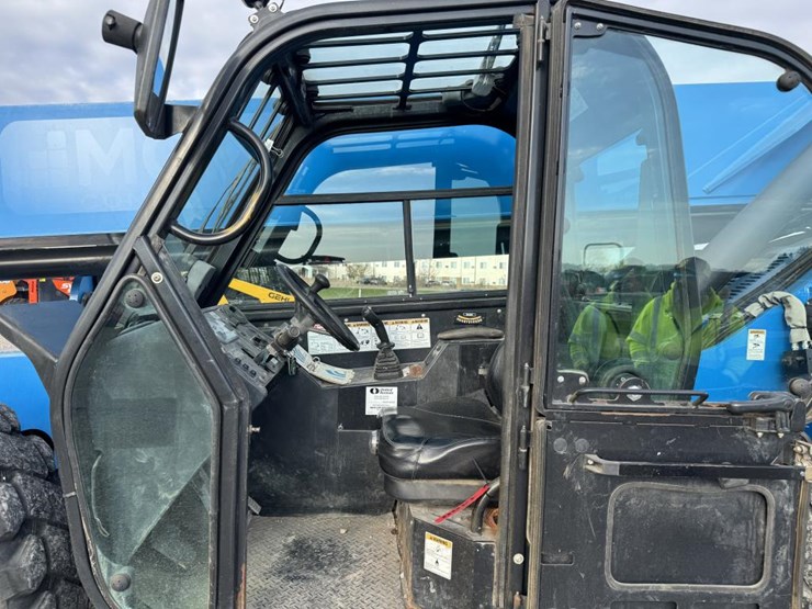 #1460-•-2014-genie-1056-telehandler-image-31