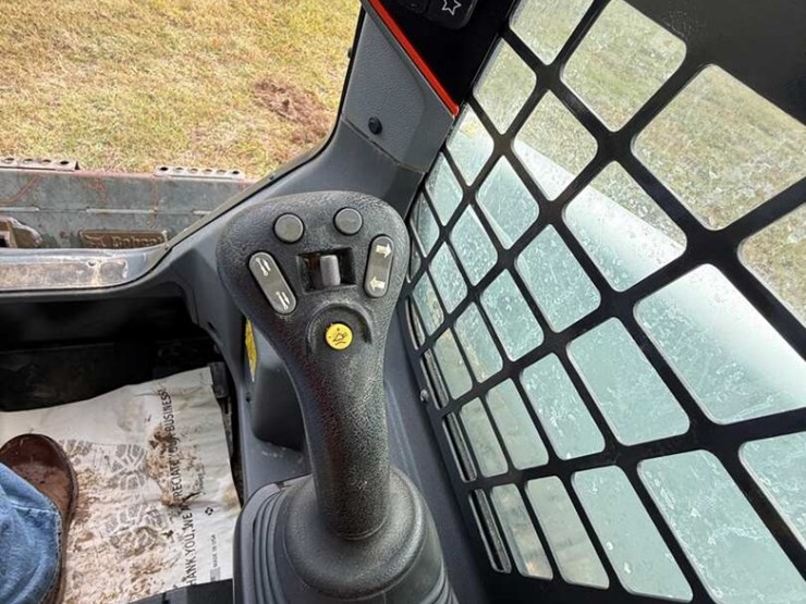 2023-bobcat-t76-image-13