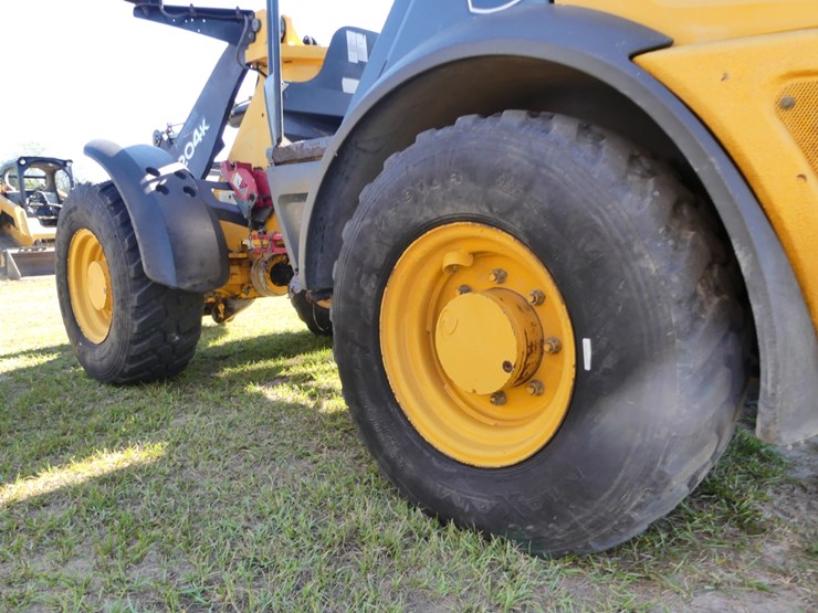 2015-deere-204k-image-6