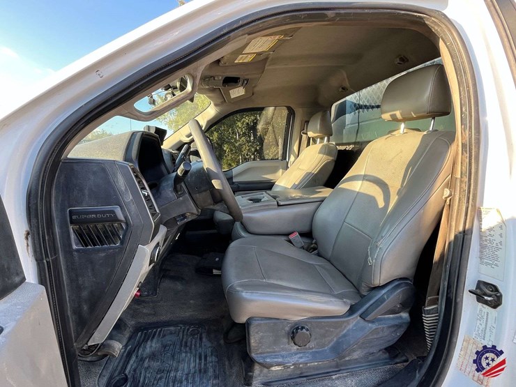 2017-ford-f550-xl-image-69