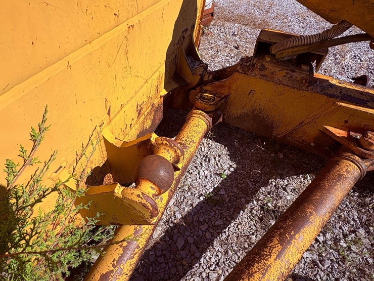 cat-semi-u-push-blade-image-26