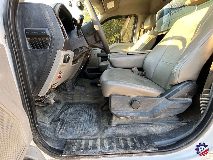 2017-ford-f550-xl-image-70