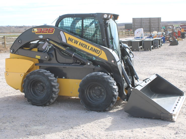 2023-new-holland-l328-image-5