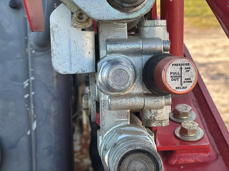 2018-takeuchi-tl8-image-30