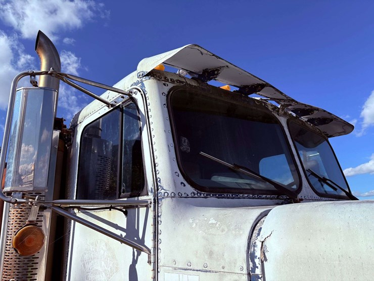 freightliner-t/a-water-truck-image-40