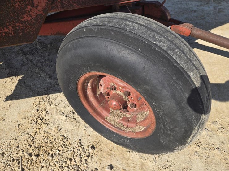 #5846-•-gravity-wagon-on-gear-image-9