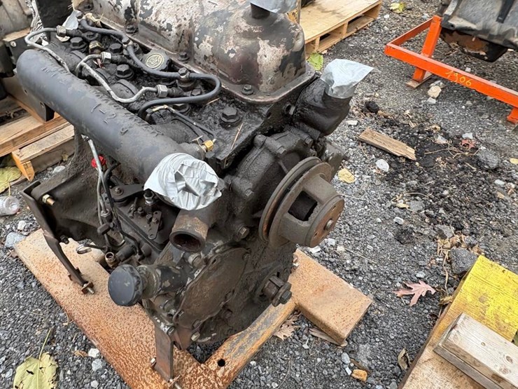 new-holland-l783-image-4