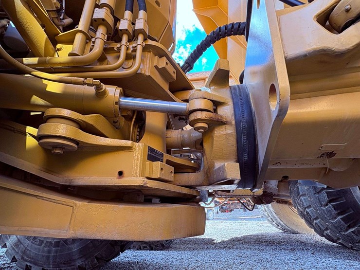 2007-caterpillar-740-image-21