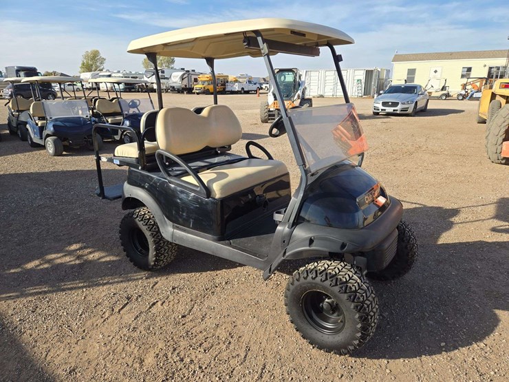 2012-club-car-precedent-golf-cart-image-2