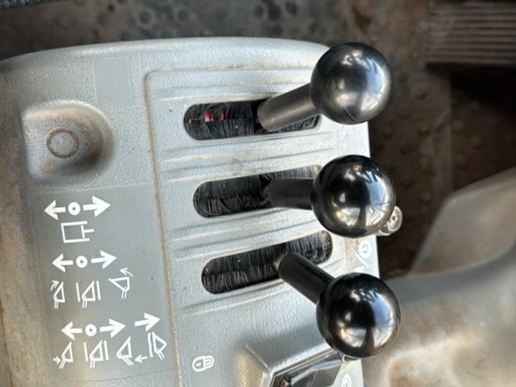 2005-volvo-l90e-image-47