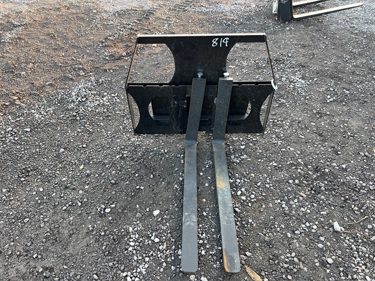 #819-•-kc-mini-skid-forks-image-2