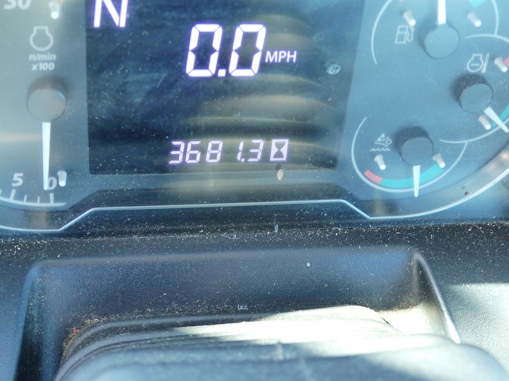 2017-john-deere-6120e-image-14