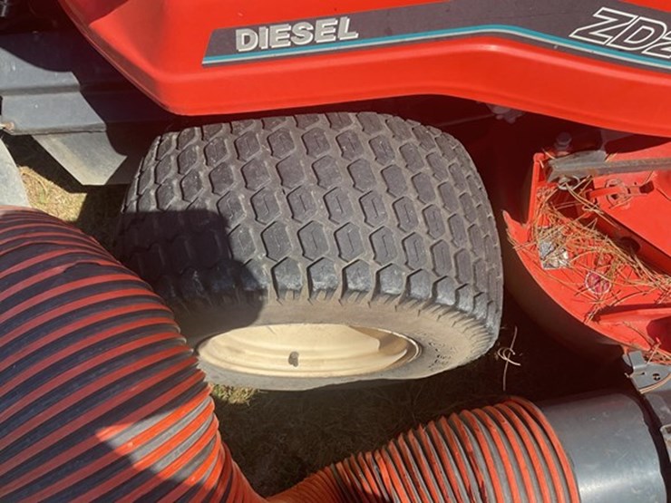 2001-kubota-zd21-image-12