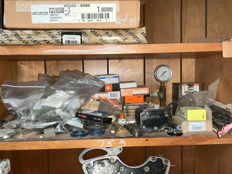 #753-•-grinder-stones,-spider-gauge,-bearings-and-miscellaneous-parts-image-1