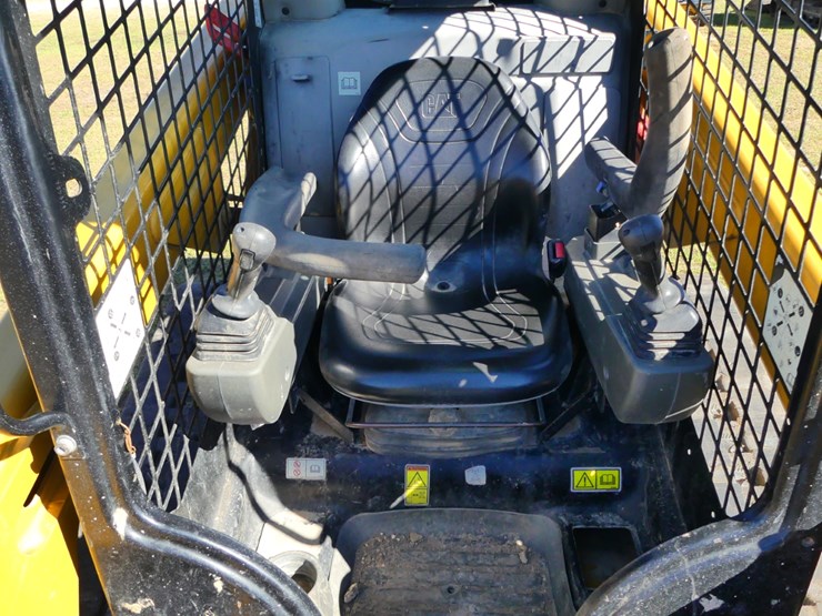 2022-caterpillar-259d3-image-13