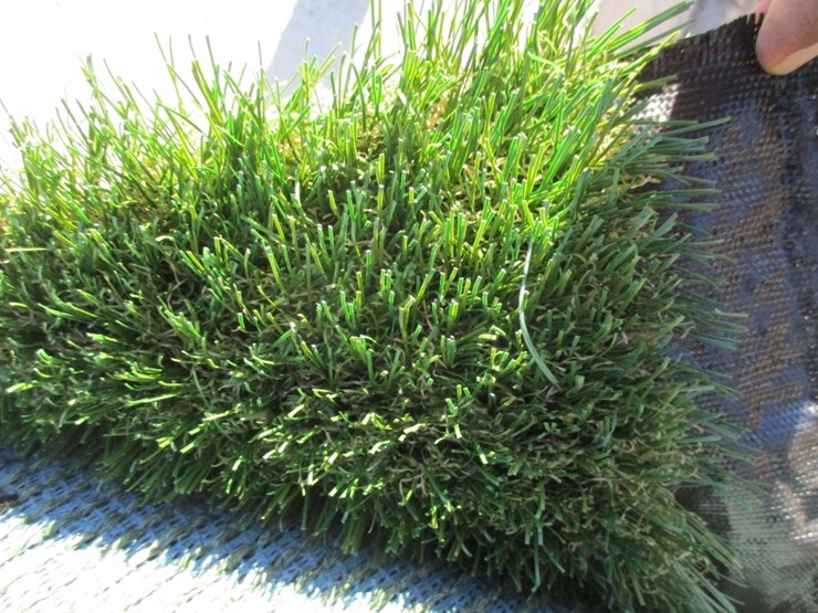 unused-roll-of-artificial-turf-image-4