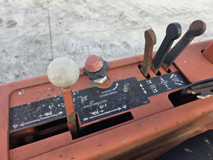 ditch-witch-350sx-image-27