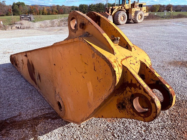 caterpillar-375-image-2