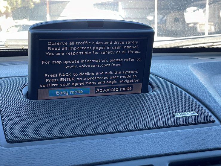 2010-volvo-xc90-image-63