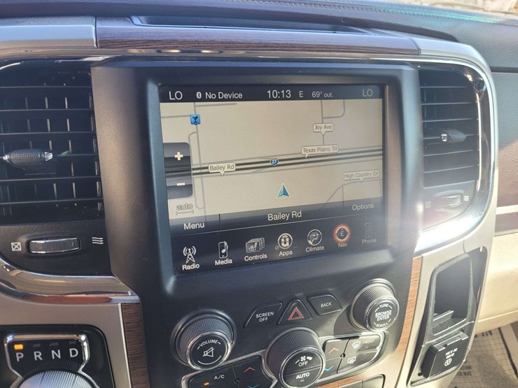 2016-ram-1500-laramie-image-13