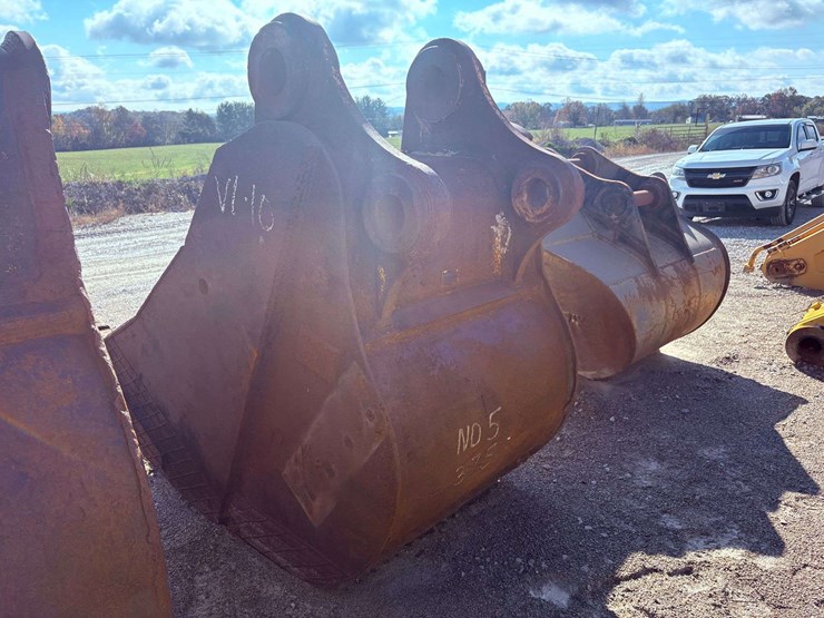 caterpillar-375-image-4