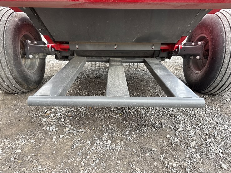 massey-ferguson-1745-image-14