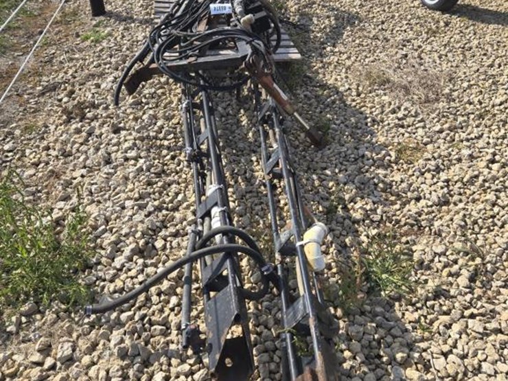 #5874-•-dempster-45'-sprayer-boom-image-2