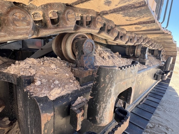 2019-deere-670g-lc-image-32