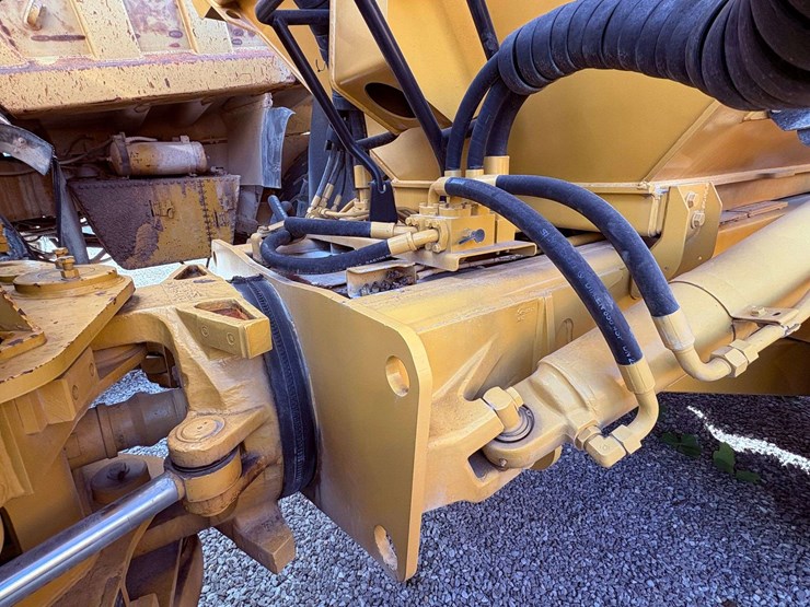 2007-caterpillar-740-image-19