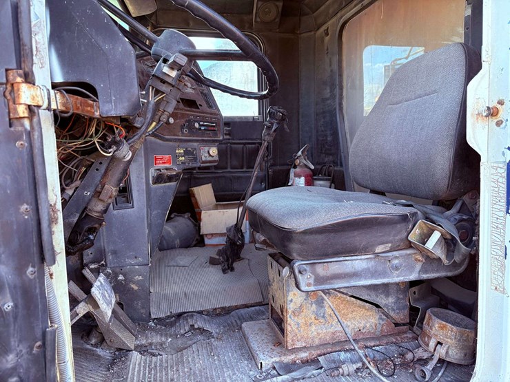 freightliner-t/a-water-truck-image-55