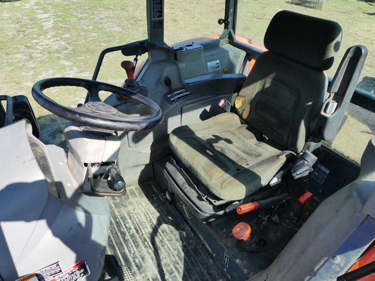 2009-kubota-m108s-image-12