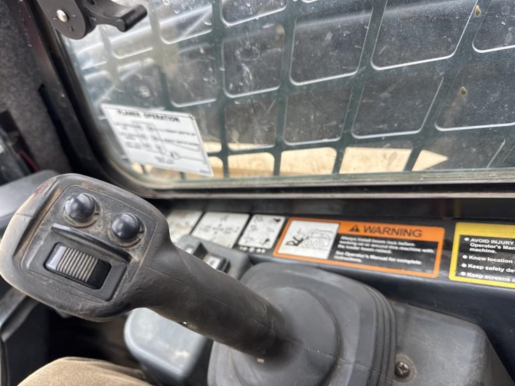 2019-deere-331g-image-32