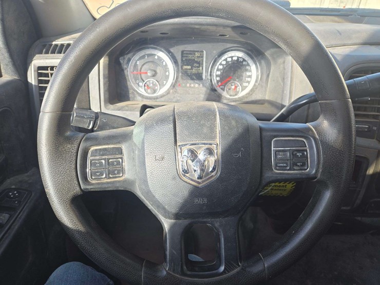 2015-ram-1500-tradesman-image-16