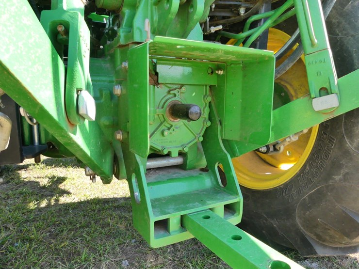 2018-john-deere-4052m-image-6