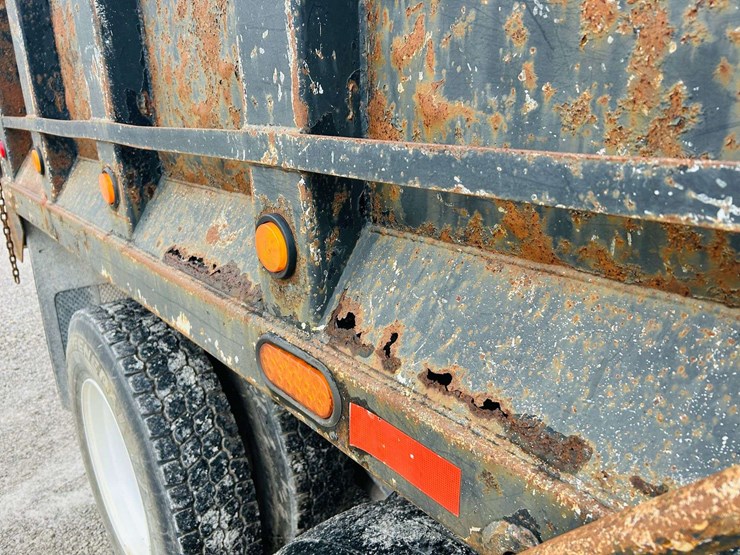 1999-freightliner-tri-axle-dump-truck-image-71