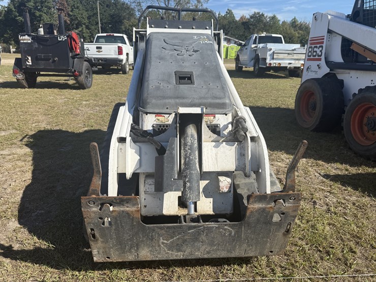 2020-bobcat-mt85-image-3