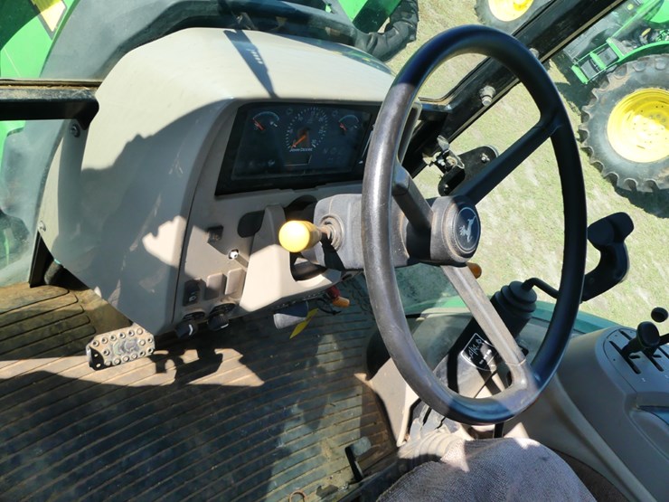 2013-john-deere-5101e-image-15