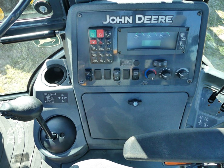 deere-410l-image-17