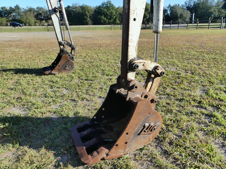 takeuchi-tb216-image-9