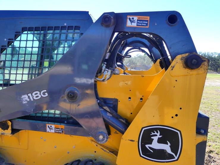 2023-deere-318g-image-8