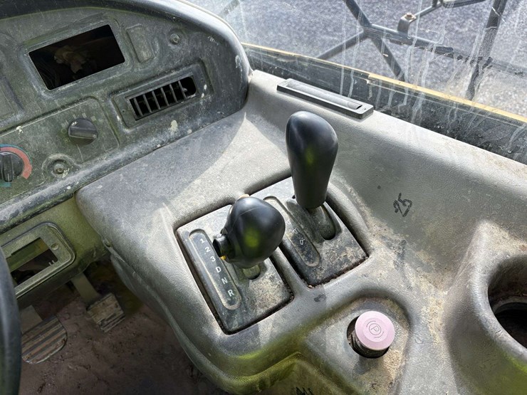 2006-caterpillar-740-image-37