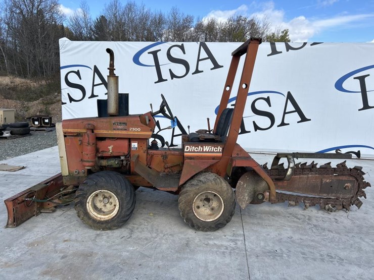 ditch-witch-2300-image-2