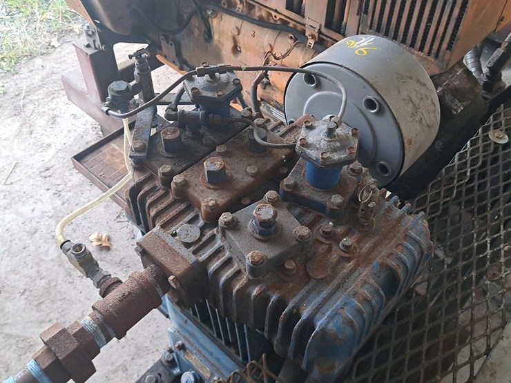 #216-•-quincy-air-compressor-image-6