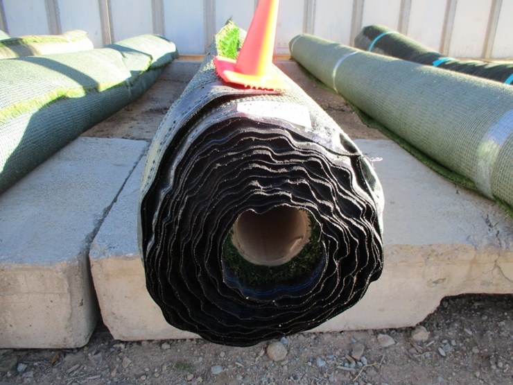 unused-roll-of-artificial-turf-image-3