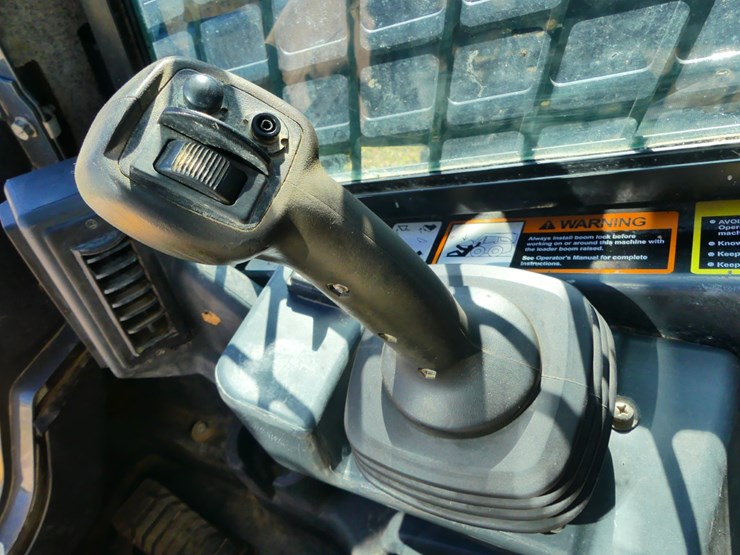 2021-deere-331g-image-14