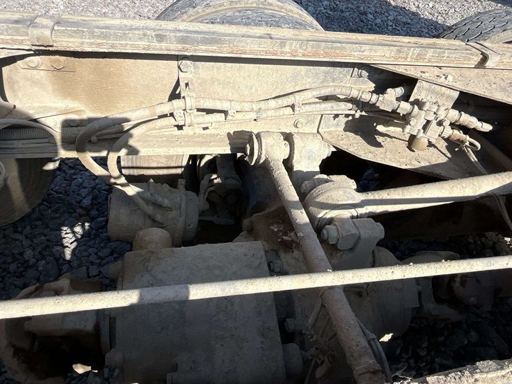 2020-freightliner-122sd-image-85