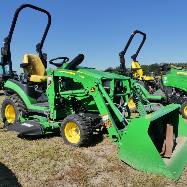 2022 JOHN DEERE 1025R