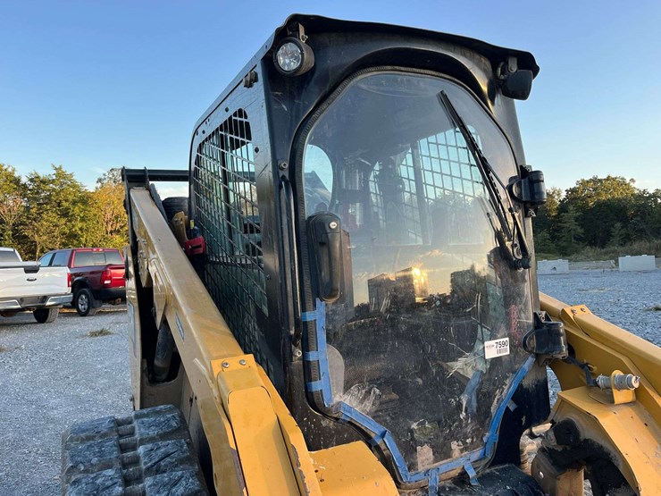 2020-caterpillar-289d3-image-31